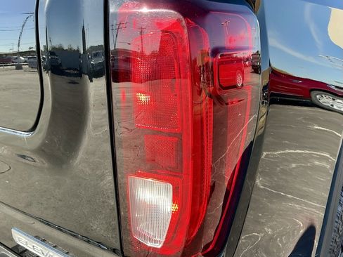 Used 2022 GMC Sierra 1500 Elevation w/ Elevation Premium Package image 18