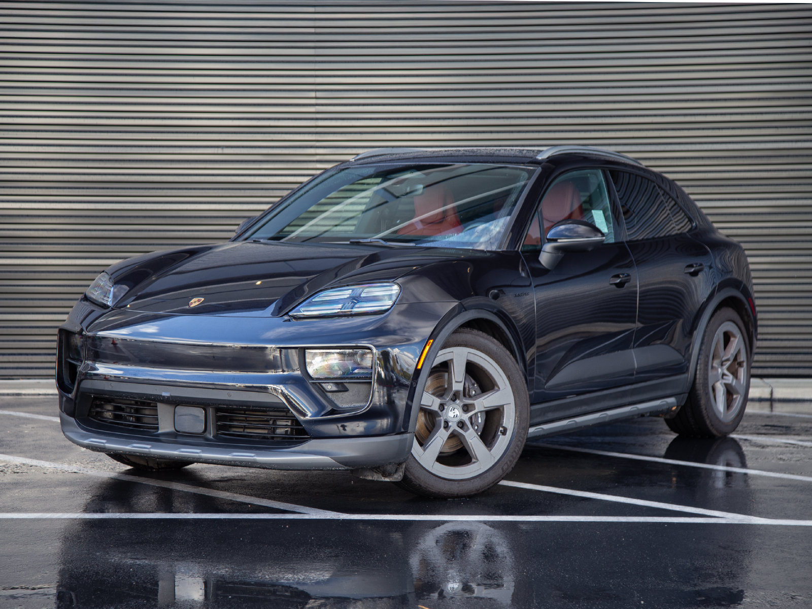 Certified 2025 Porsche Macan Electric RWD image 1