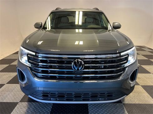 Certified 2024 Volkswagen Atlas SE image 2