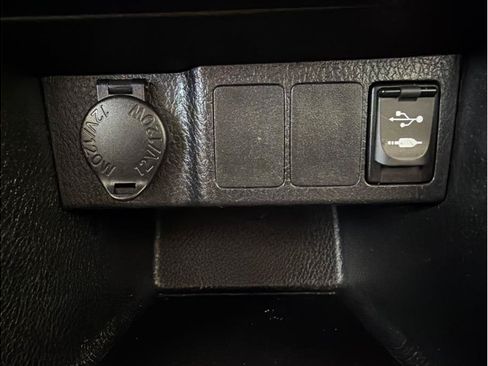 Used 2018 Toyota Corolla LE FWD image 22
