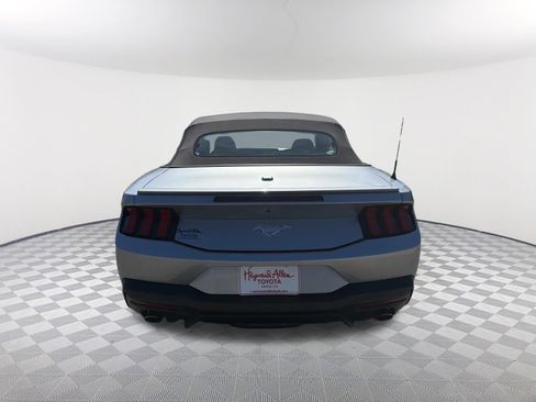 Used 2025 Ford Mustang Premium RWD image 15