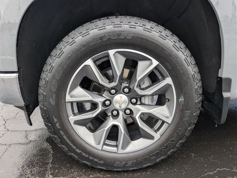 Used 2024 Chevrolet Silverado 1500 LT image 27