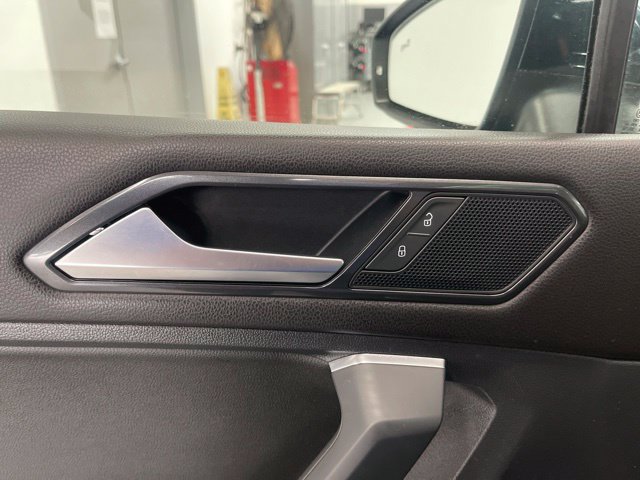 Used 2018 Volkswagen Tiguan SE w/ Panoramic Sunroof Package AWD/4WD image 30