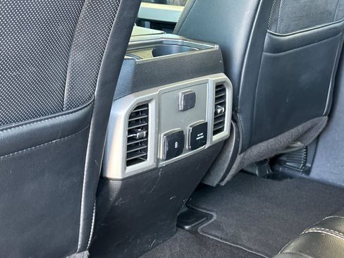 Used 2019 Ford F250 Lariat w/ Lariat Value Package AWD/4WD image 15