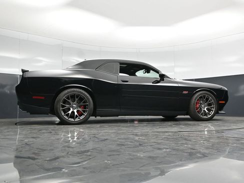 Used 2016 Dodge Challenger SRT w/ Technology Group RWD image 55