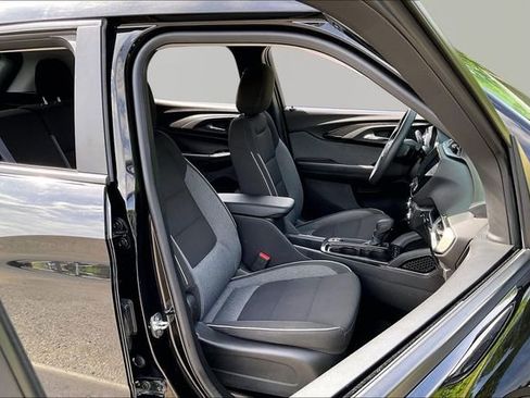 Used 2023 Chevrolet TrailBlazer LT w/ Convenience Package AWD/4WD image 19