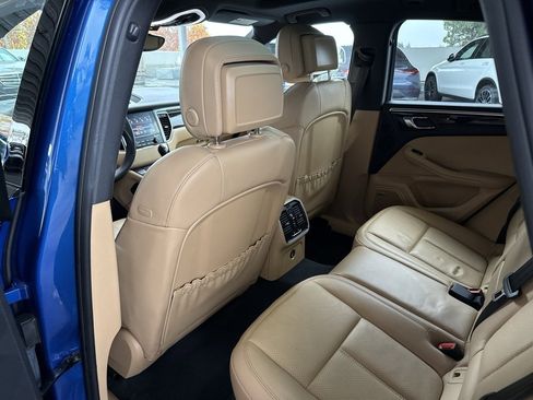 Used 2018 Porsche Macan Sport Edition image 25