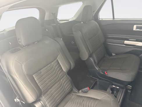 Used 2020 Ford Explorer XLT AWD/4WD image 18