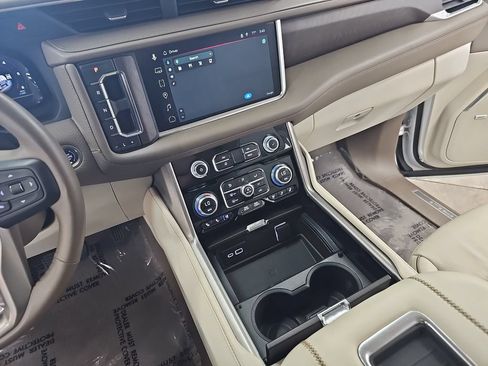 Used 2023 GMC Yukon Denali AWD/4WD image 28