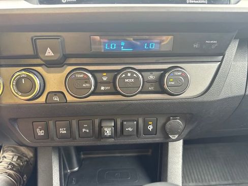 Used 2022 Toyota Tacoma TRD Off-Road w/ Technology Package AWD/4WD image 26