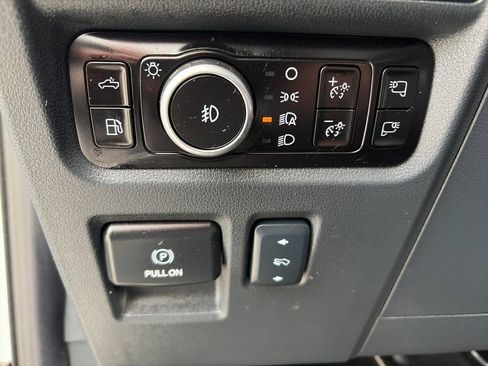 Used 2025 Ford F150 Platinum w/ Equipment Group 702A High image 29