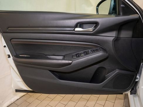 Certified 2021 Nissan Altima 2.5 SR image 11