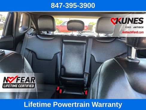 Used 2025 Jeep Compass Trailhawk AWD/4WD image 23