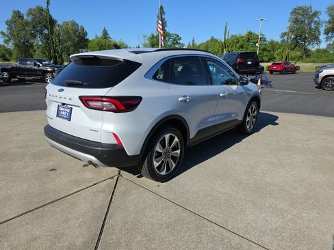 Used 2025 Ford Escape Platinum AWD/4WD image 6