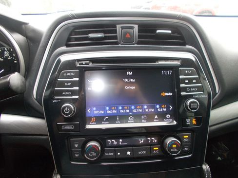 Used 2018 Nissan Maxima 3.5 SV FWD image 16