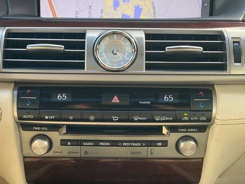 Used 2017 Lexus LS 460 image 23