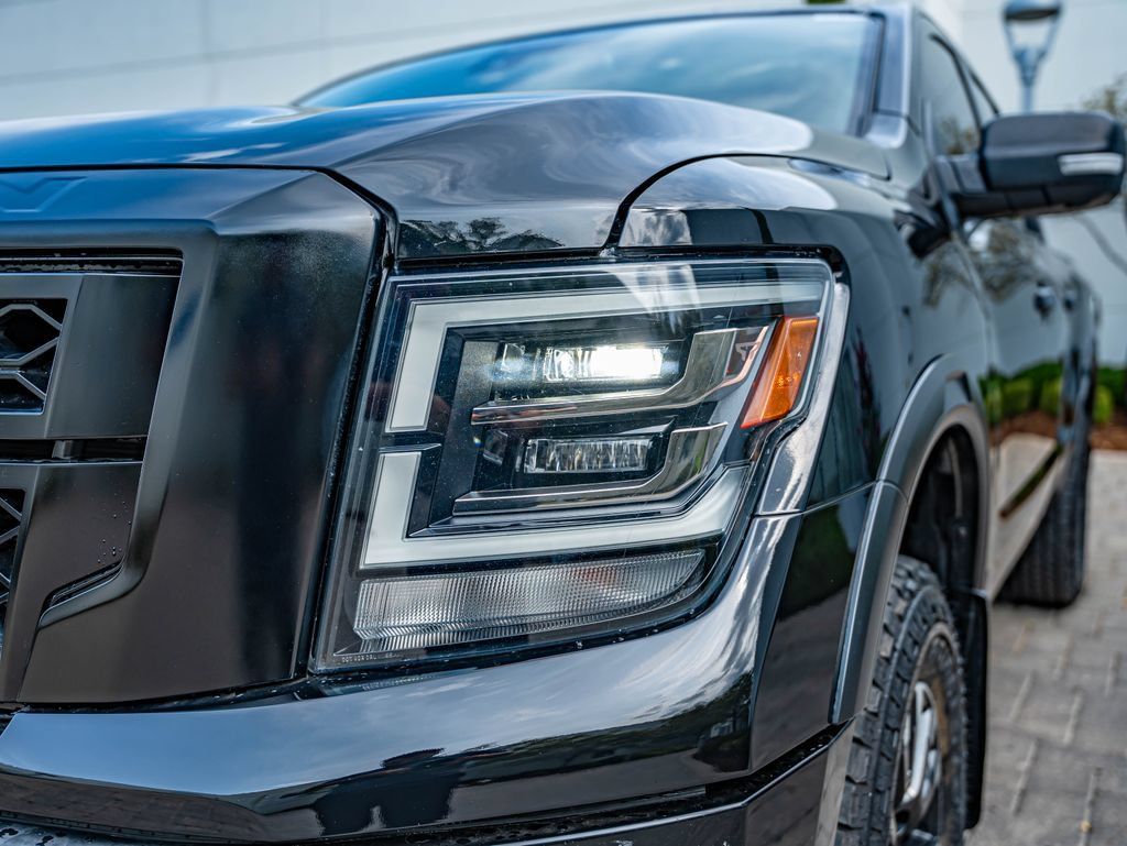 Used 2022 Nissan Titan PRO-4X w/ Pro-4x Convenience Package AWD/4WD image 13