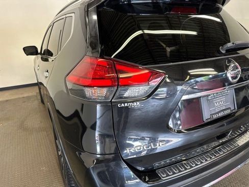 Used 2017 Nissan Rogue SL w/ SL Premium Package image 10