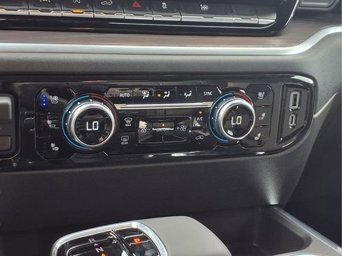 New 2026 GMC Sierra 1500 SLT w/ SLT Premium Package AWD/4WD image 8