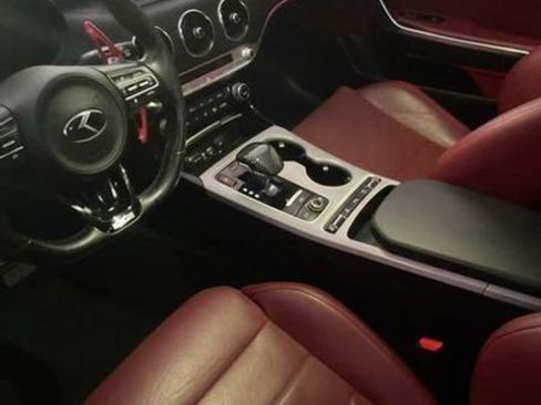 Used 2018 Kia Stinger GT2 image 9