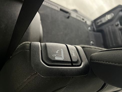 Used 2023 Jeep Wrangler Altitude image 17