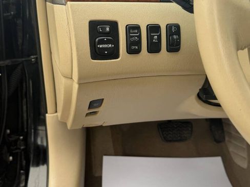 Used 2008 Toyota Solara SE image 28