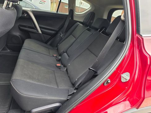 Used 2018 Toyota RAV4 XLE w/ Plus Extra Value Package AWD/4WD image 7