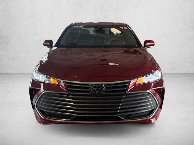 Used 2019 Toyota Avalon XLE w/ Moonroof Package FWD image 2