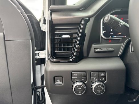 New 2026 GMC Sierra 2500 AT4 w/ AT4 Premium Plus Package AWD/4WD image 14