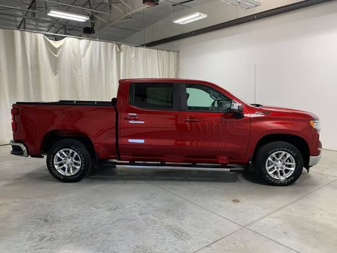Used 2023 Chevrolet Silverado 1500 LT w/ Z71 Off-Road Package AWD/4WD image 11