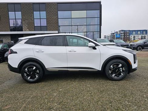 New 2026 Kia Sportage LX FWD image 6