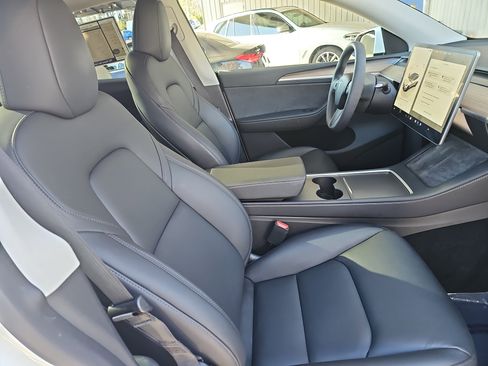 Used 2024 Tesla Model Y Long Range image 10