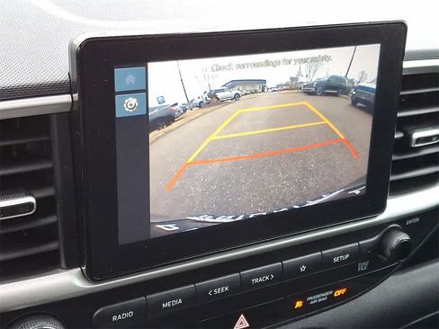 Used 2023 Hyundai Venue SEL image 18