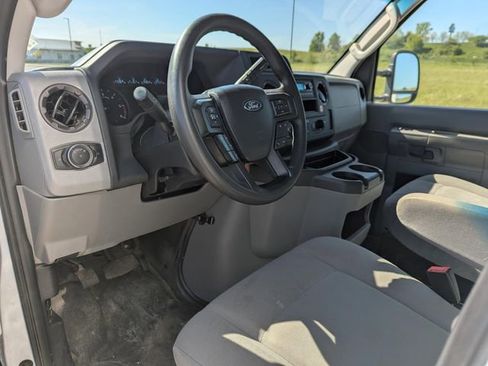 Used 2024 Ford E-450 and Econoline 450 Super Duty RWD image 10