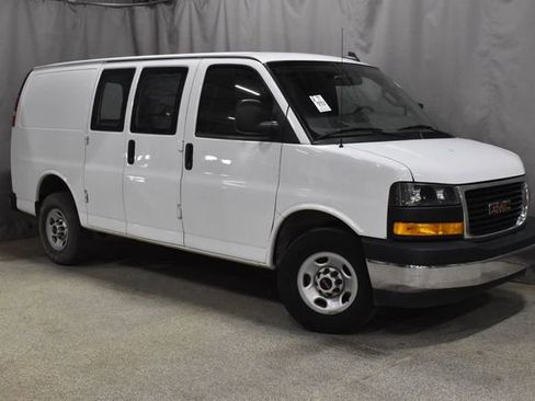 Used 2023 GMC Savana 2500 w/ Driver Convenience Package image 5