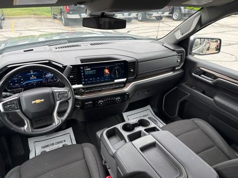 Used 2025 Chevrolet Silverado 1500 LT AWD/4WD image 19