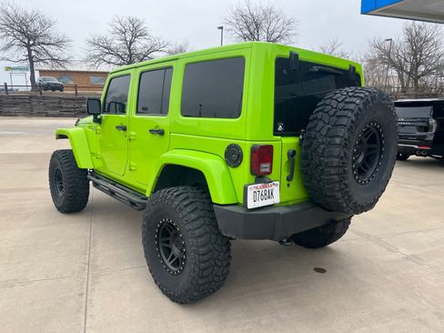 Used 2013 Jeep Wrangler Unlimited Rubicon image 9