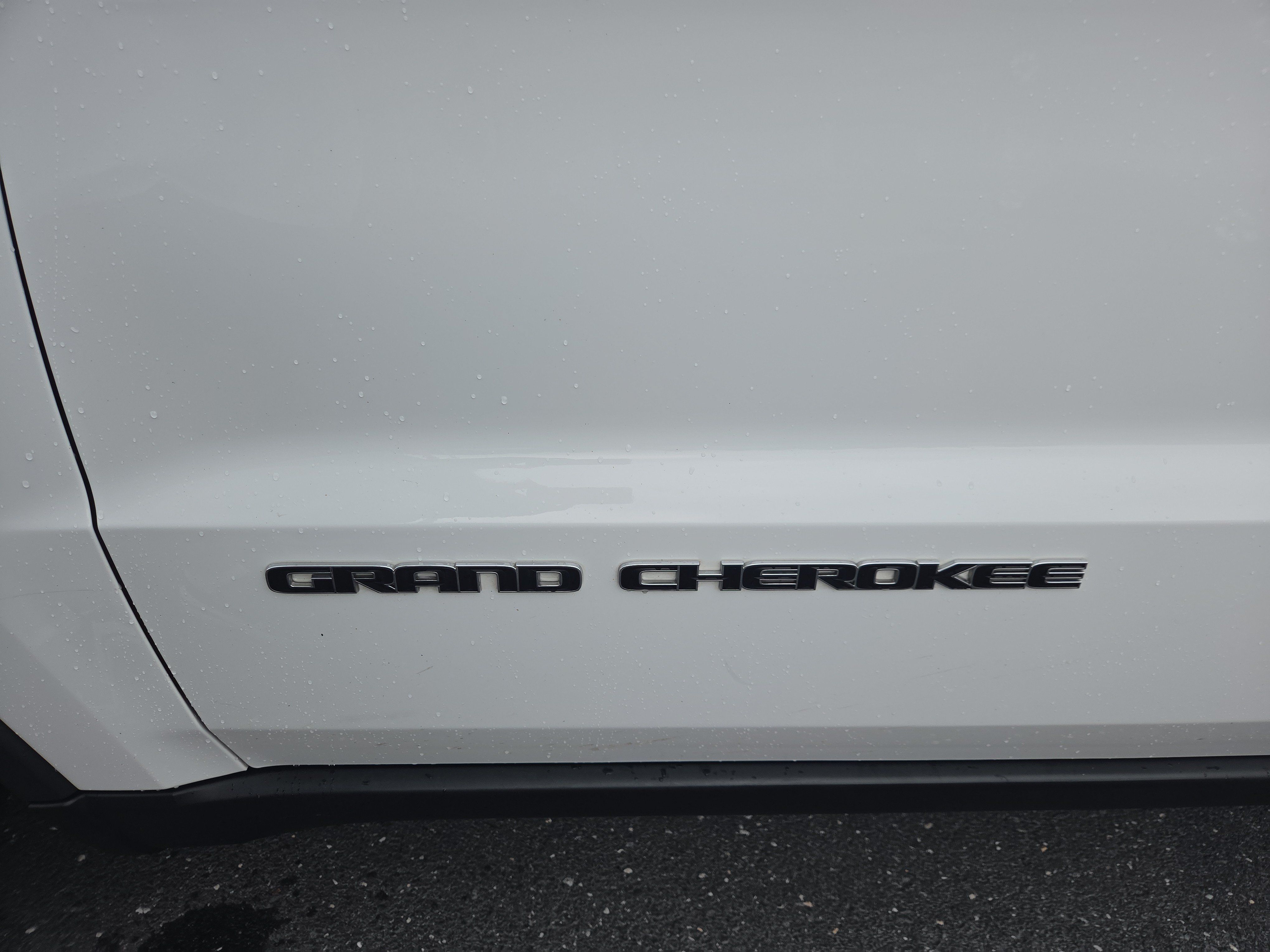 Used 2017 Jeep Grand Cherokee Limited AWD/4WD image 22