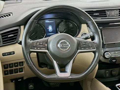 Used 2017 Nissan Rogue SL FWD image 18