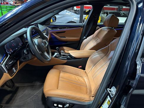 Used 2023 BMW M550i xDrive image 14