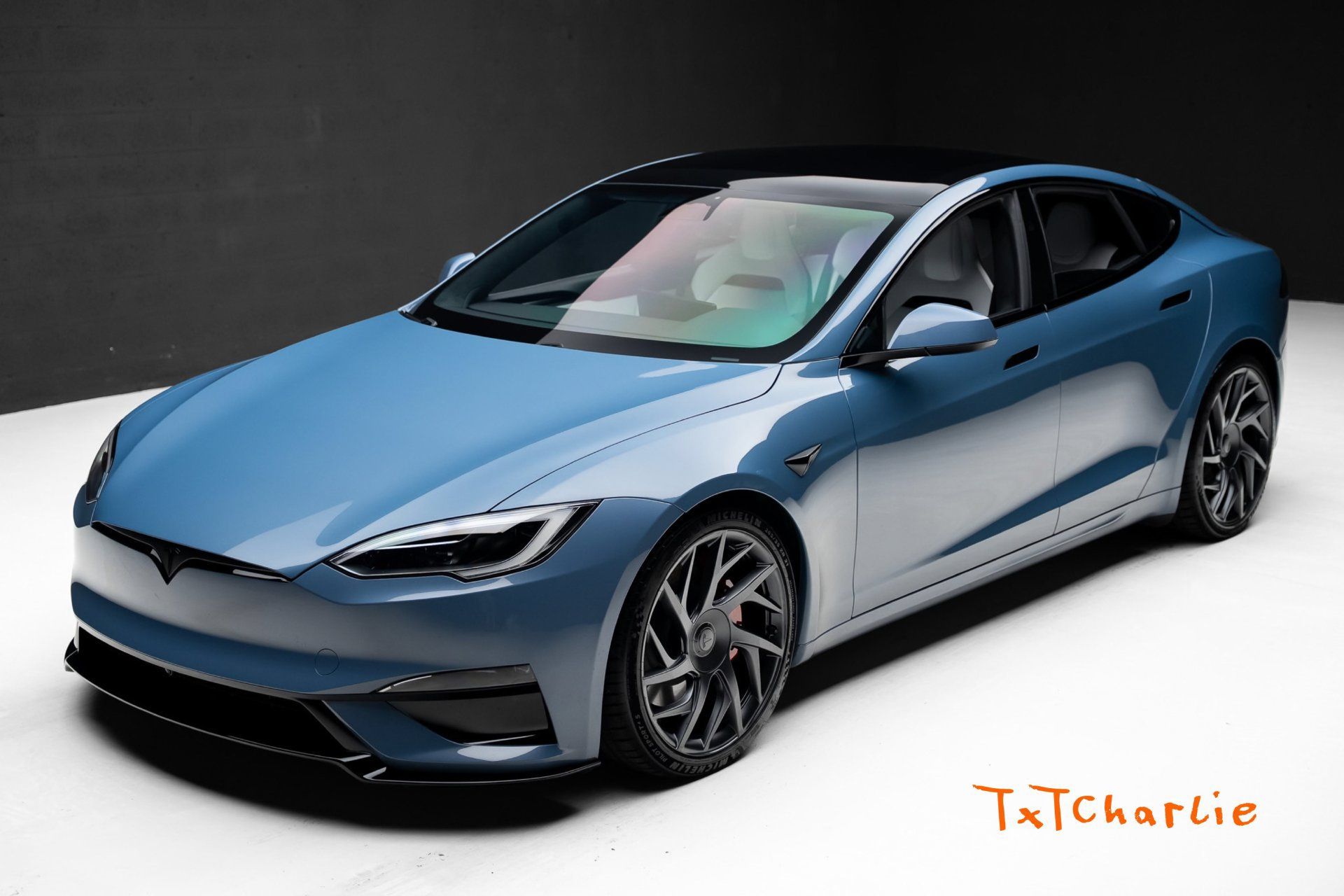 Used 2026 Tesla Model S Plaid AWD/4WD image 1