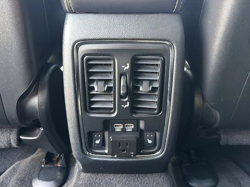 Used 2014 Jeep Grand Cherokee Limited w/ Trailer Tow Group IV AWD/4WD image 16