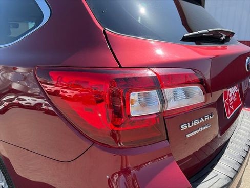 Used 2017 Subaru Outback 2.5i Premium w/ Popular Package #2 AWD/4WD image 20