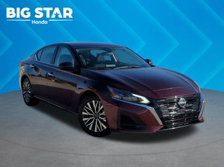 Used 2024 Nissan Altima 2.5 SV image 1