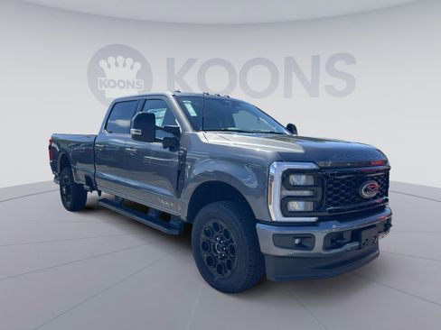 New 2026 Ford F350 Lariat w/ Black Appearance Package AWD/4WD image 2