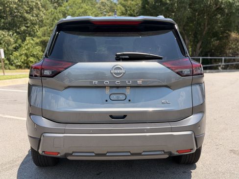 Used 2026 Nissan Rogue SL FWD image 11