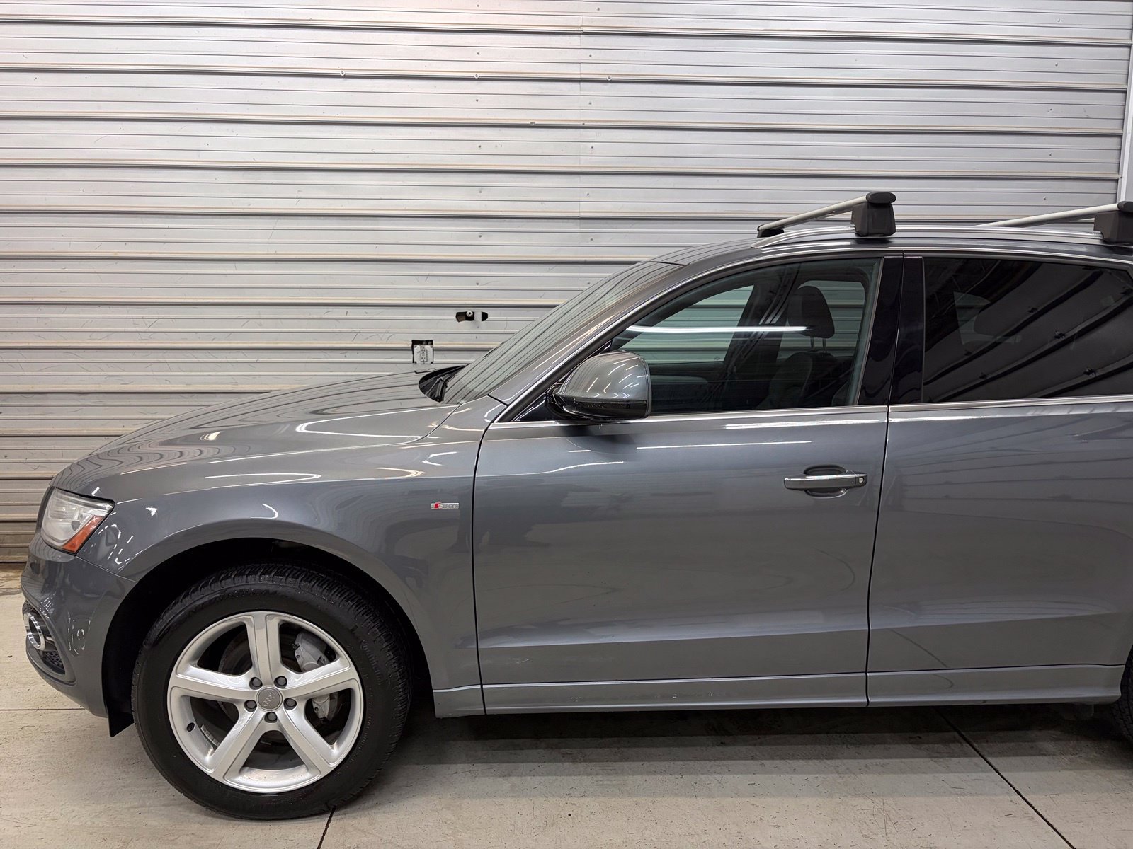 Used 2017 Audi Q5 2.0T Premium Plus w/ Technology Package AWD/4WD image 3