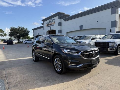 Used 2018 Buick Enclave Avenir w/ Avenir Technology Package AWD/4WD image 43