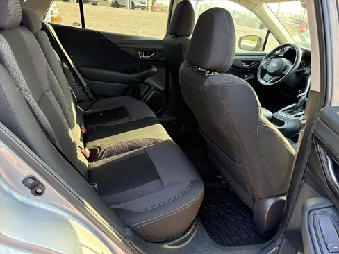 Used 2022 Subaru Outback Premium image 18