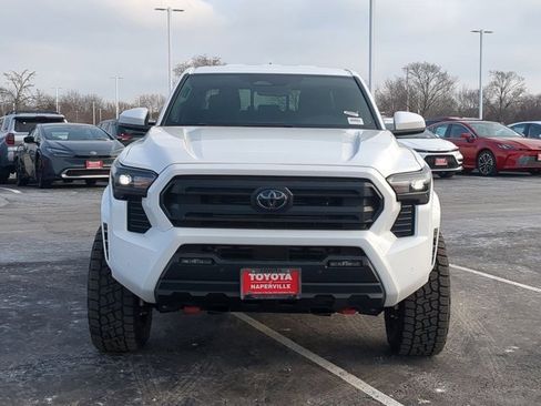 Used 2025 Toyota Tacoma SR5 image 4